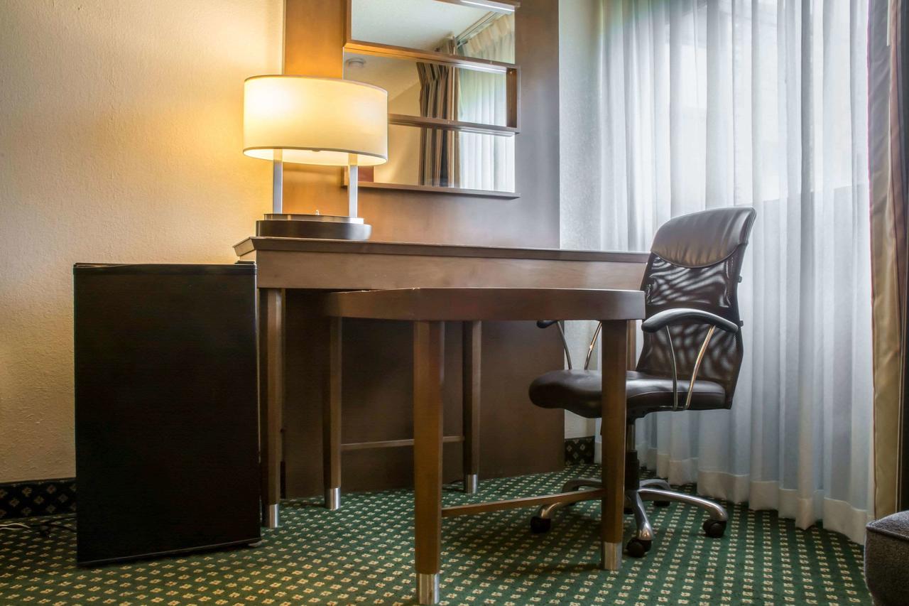 Rodeway Inn Rochester Airport - thumb 2