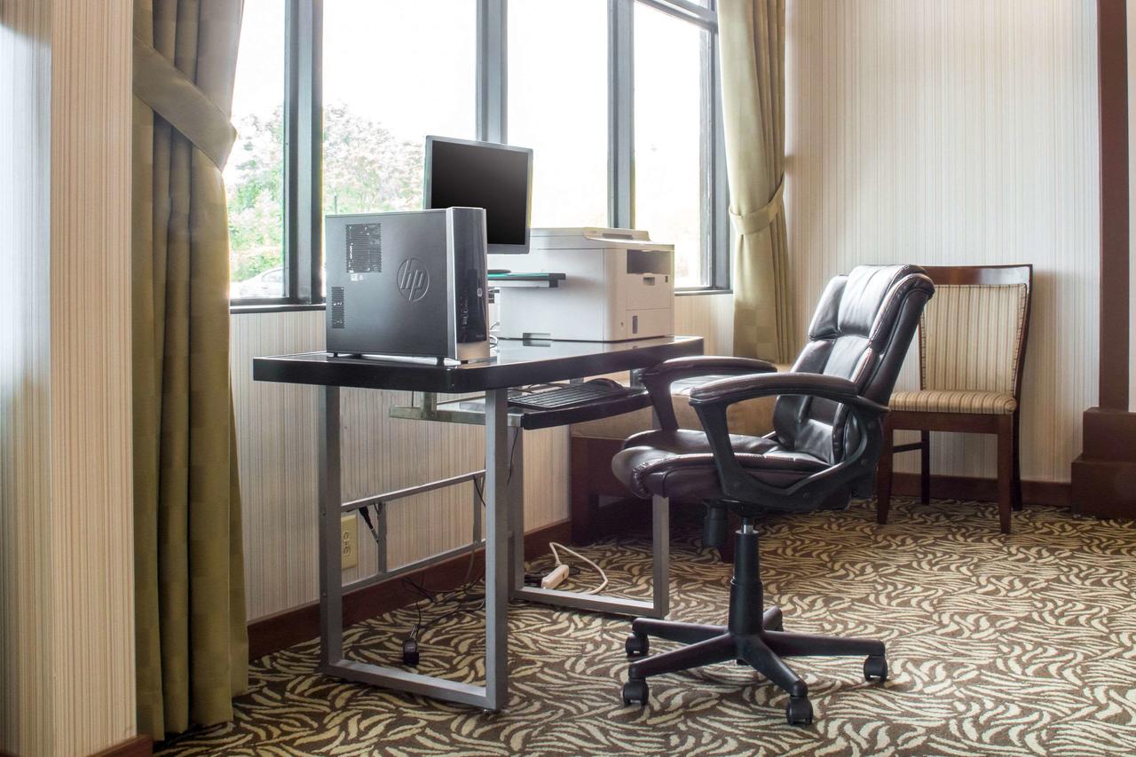 Rodeway Inn Rochester Airport - thumb 13