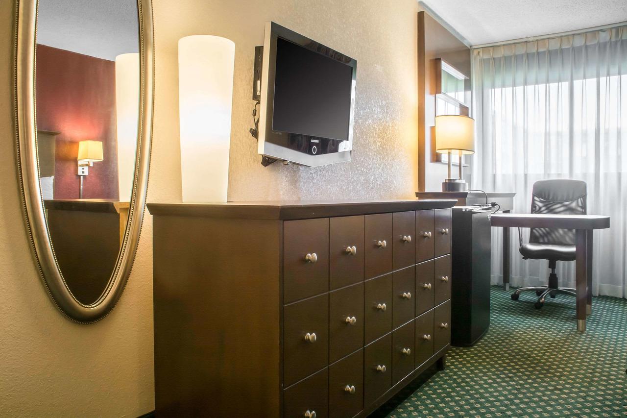 Rodeway Inn Rochester Airport - thumb 7