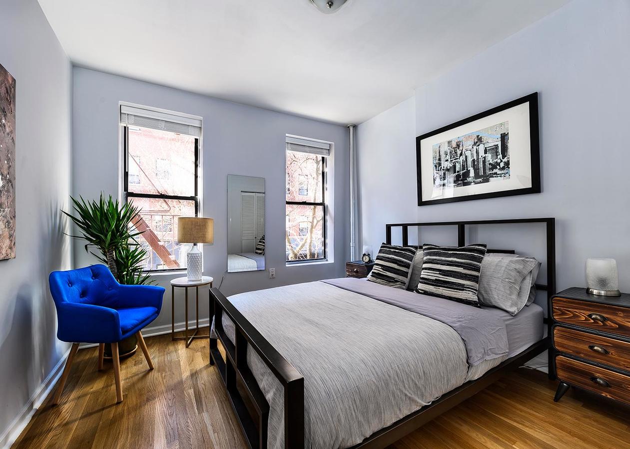 AMAZING 2 BEDROOM/3BED FULL APARTMENT TIME SQUARE/BROADWAY/CENTRAL PARK - thumb 1