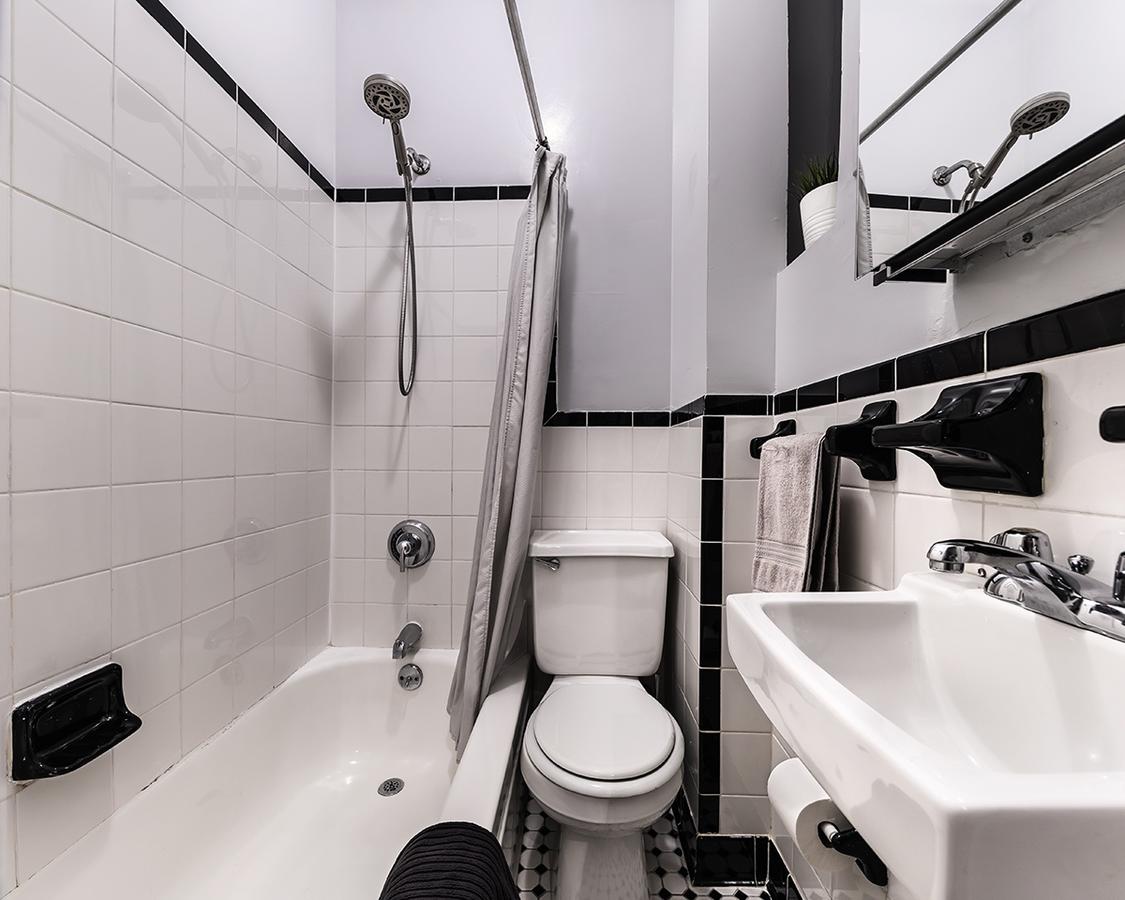 AMAZING 2 BEDROOM/3BED FULL APARTMENT TIME SQUARE/BROADWAY/CENTRAL PARK - thumb 12