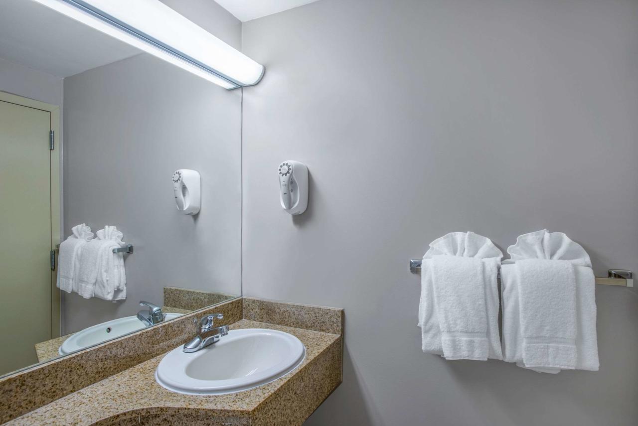 Super 8 By Wyndham Brooklyn / Park Slope Hotel - thumb 35