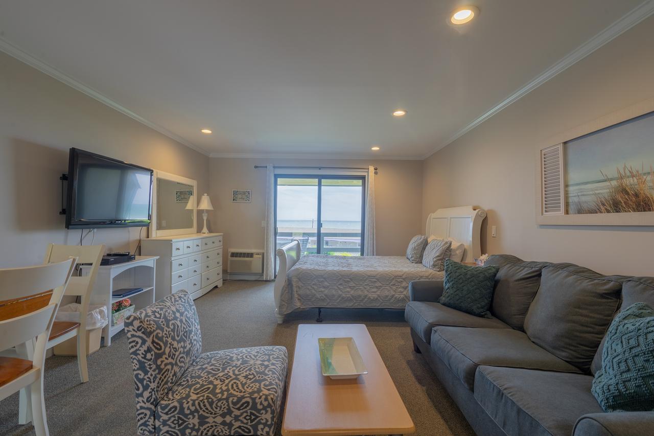 Beachcomber At Montauk - thumb 24