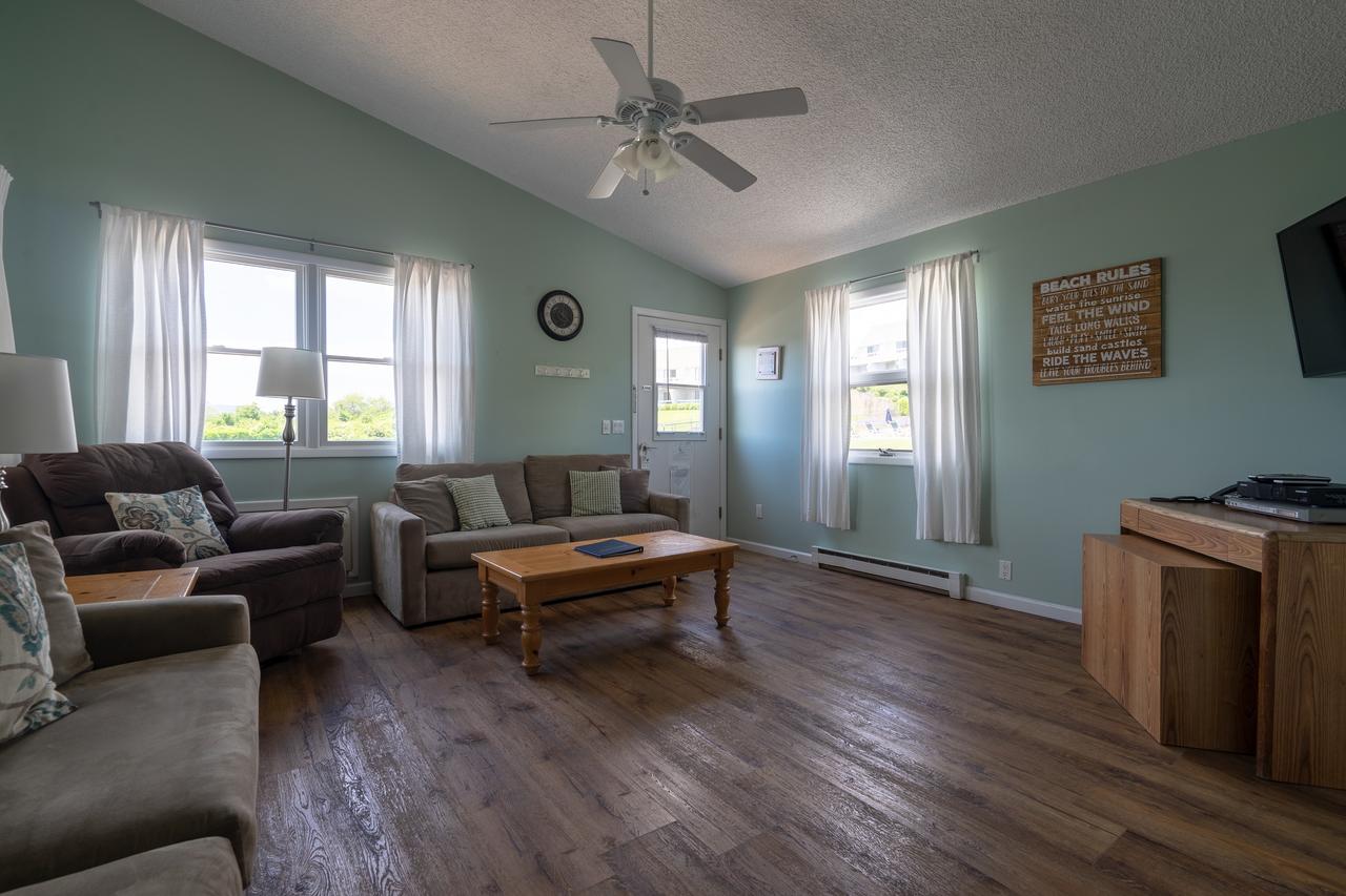 Beachcomber At Montauk - thumb 32