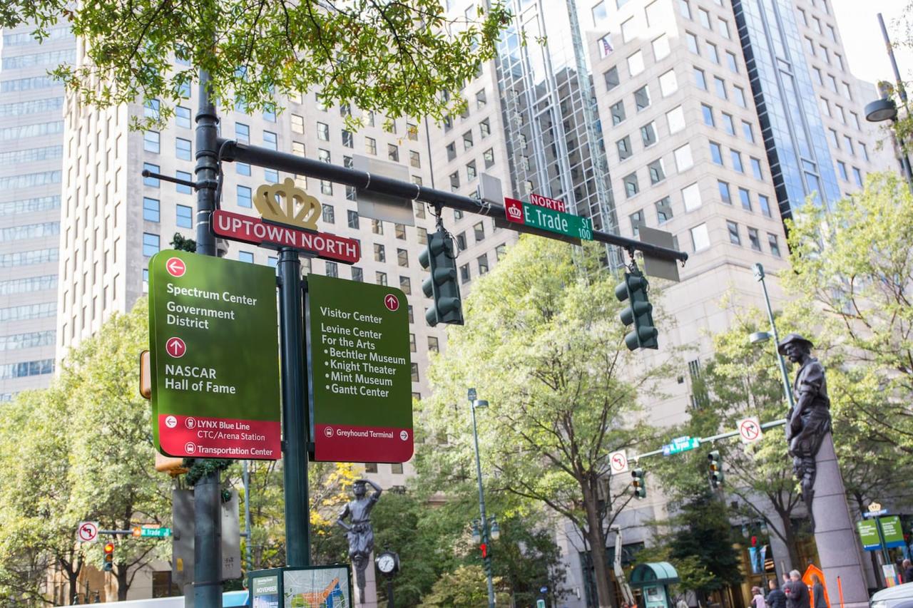 South Summit Apartment - thumb 19