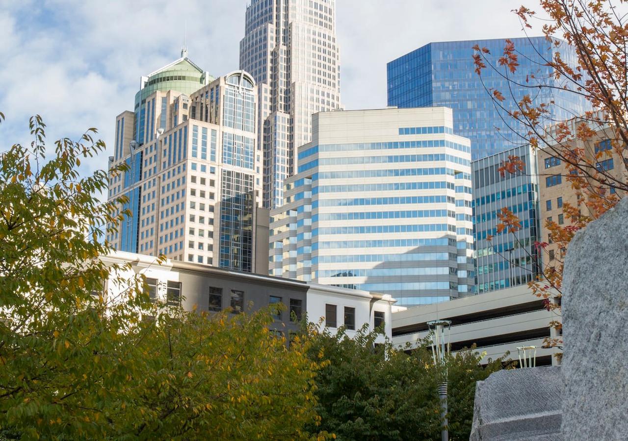 South Summit Apartment - thumb 36