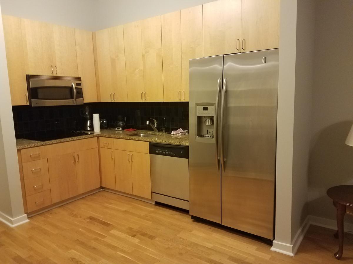 Beautiful Uptown Condo In The City Center - thumb 4