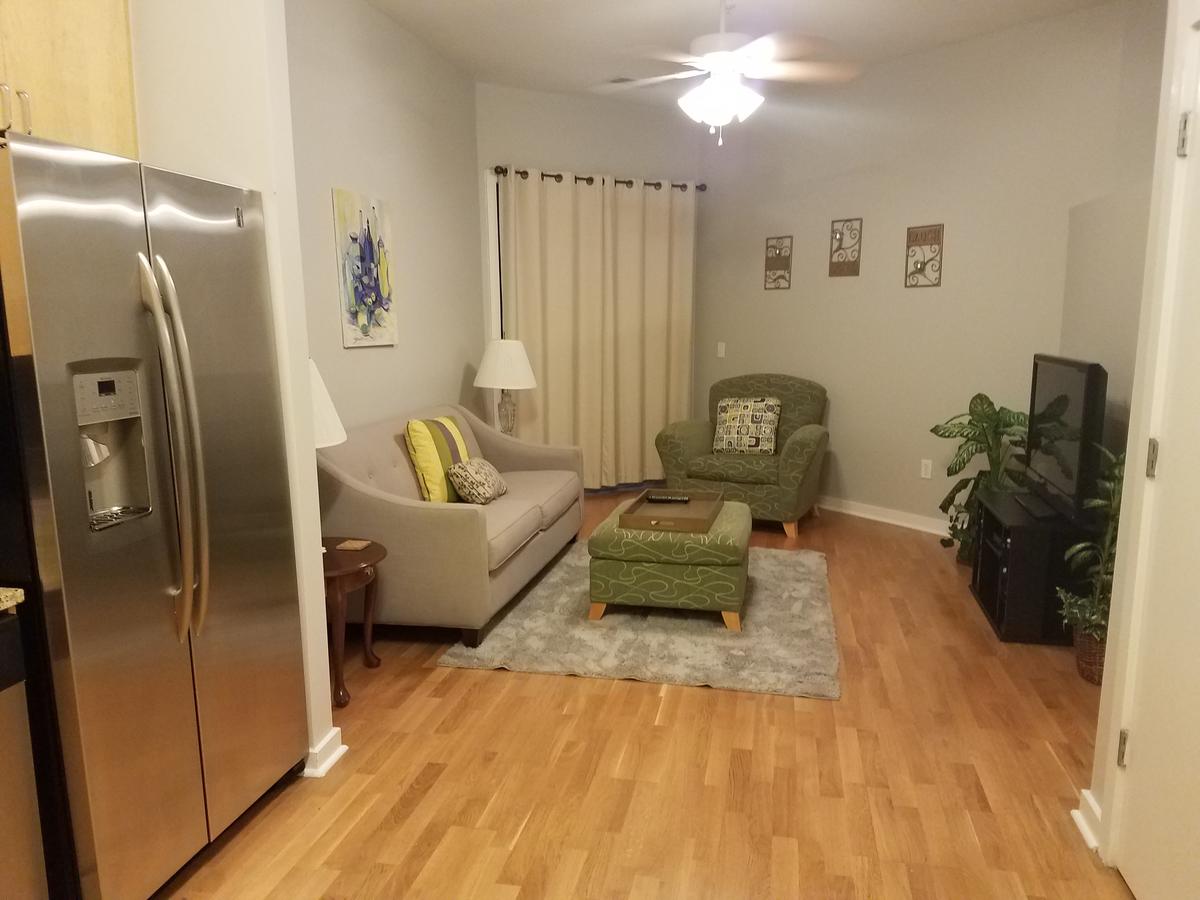 Beautiful Uptown Condo In The City Center - thumb 2