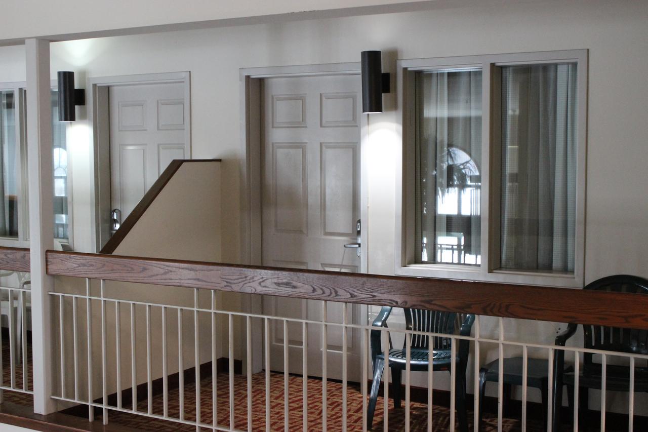 Rodeway Inn Grand Forks - thumb 2