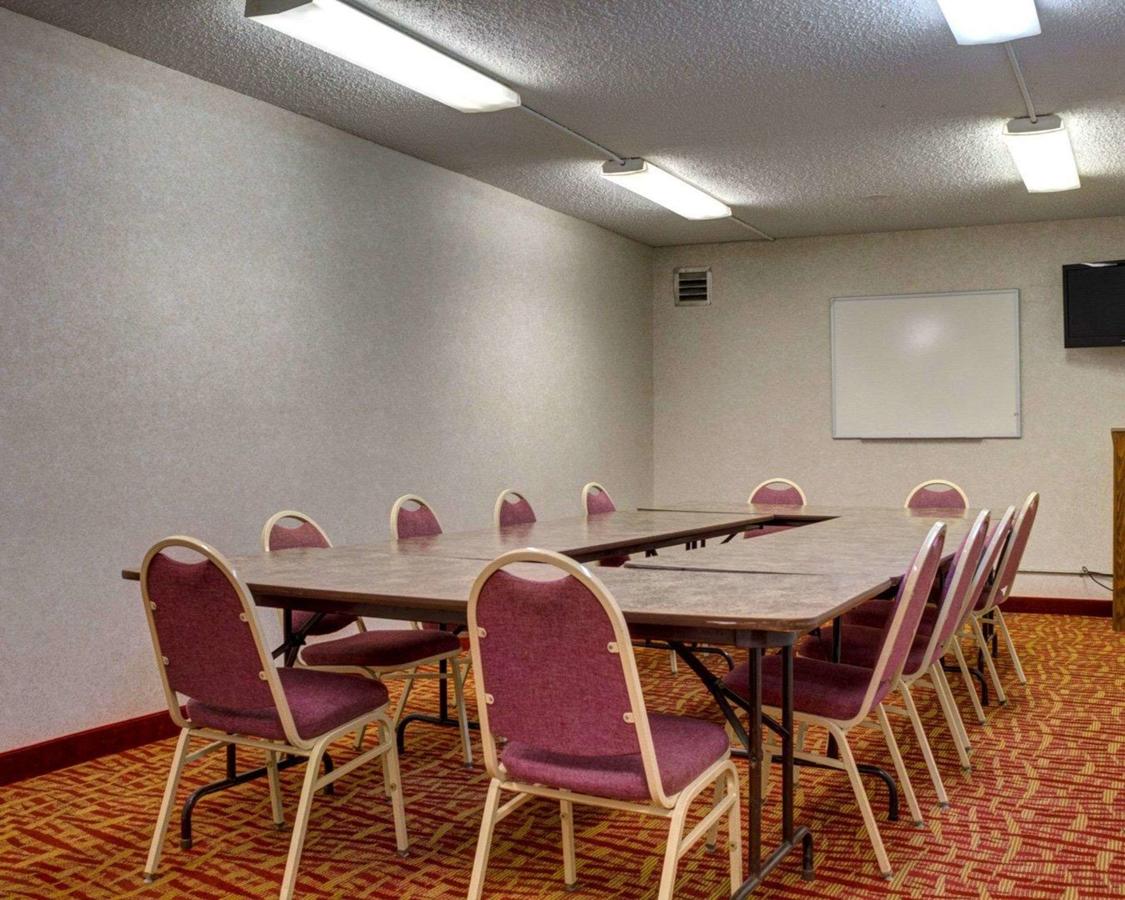 Rodeway Inn Grand Forks - thumb 14