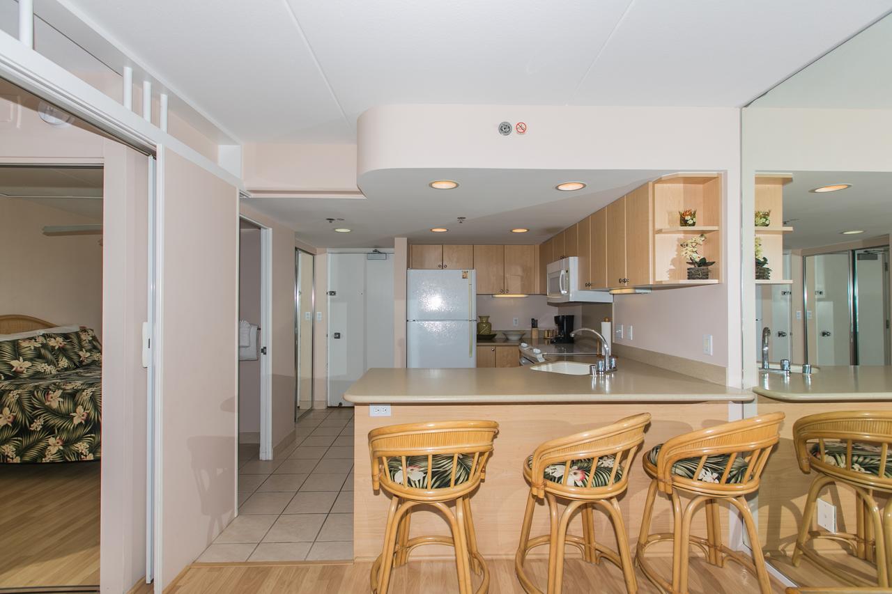 Ilikai Tower 1314 Lagoon View 1BR - thumb 4