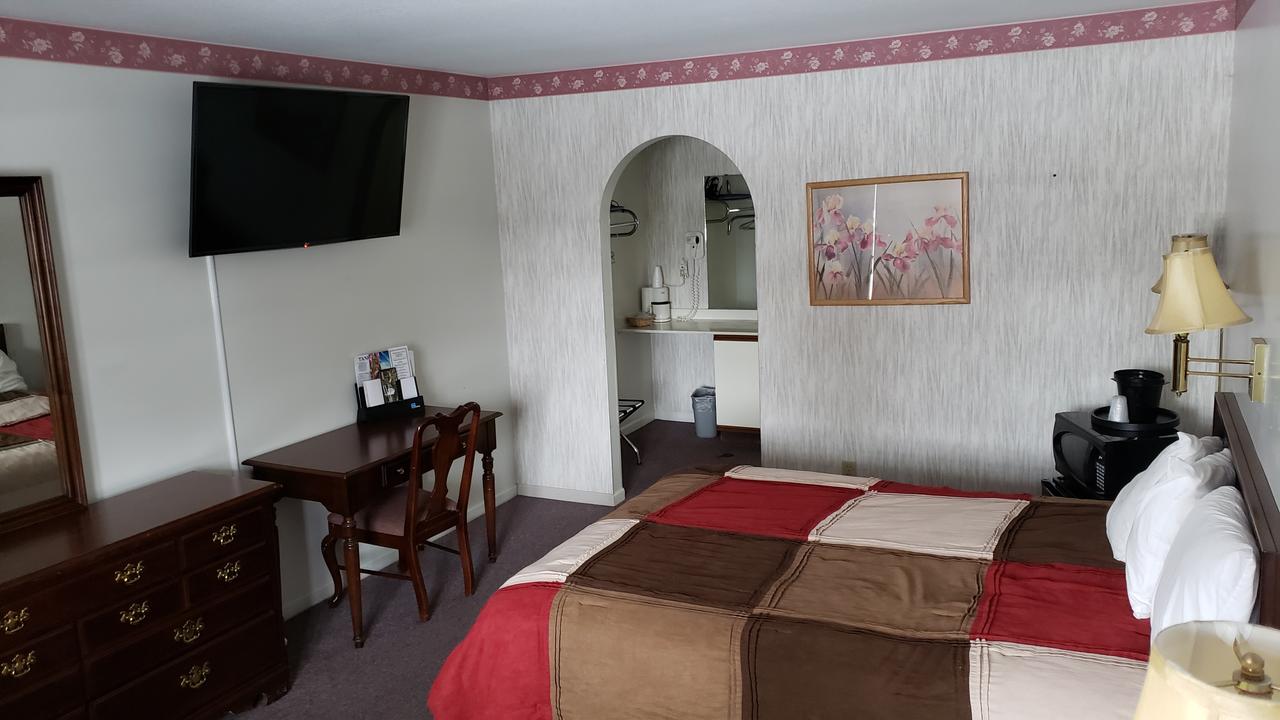 Colonial Manor Motel - thumb 15