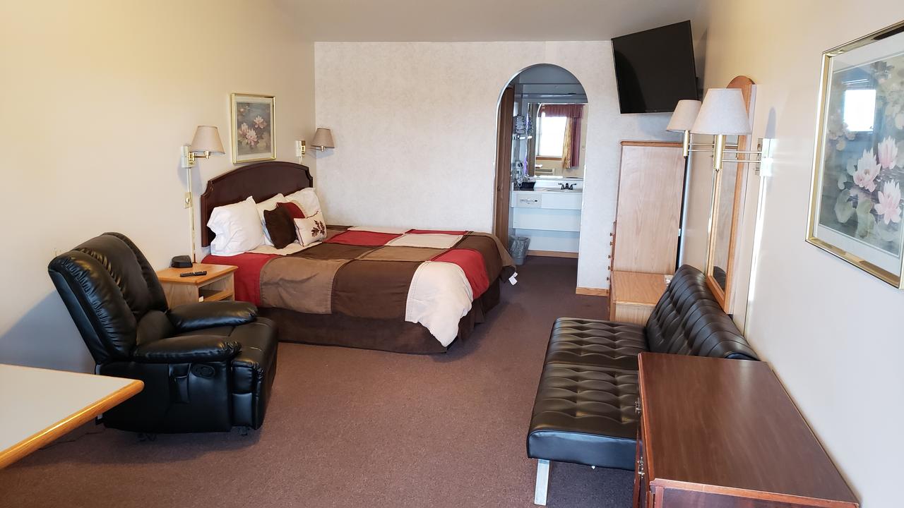 Colonial Manor Motel - thumb 8