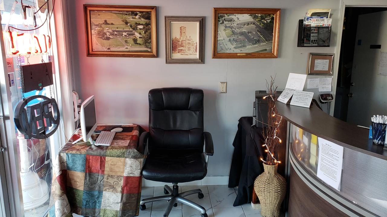 Colonial Manor Motel - thumb 22