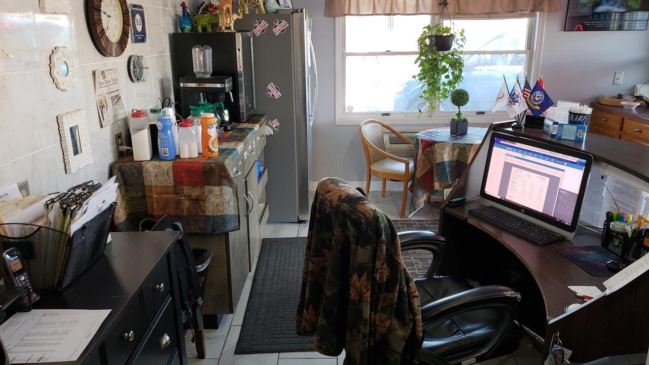 Colonial Manor Motel - thumb 18