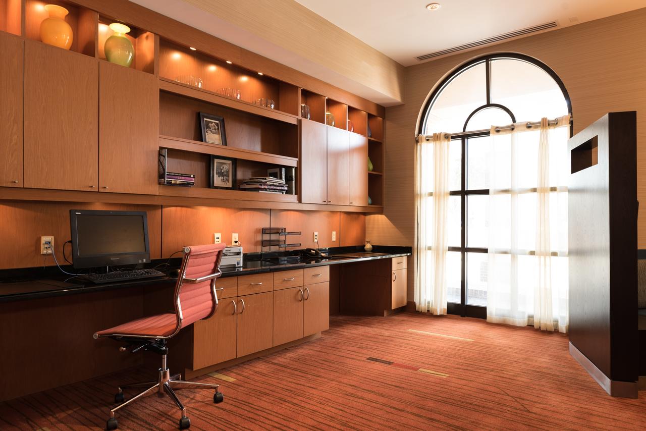 Courtyard Springfield Downtown - thumb 10