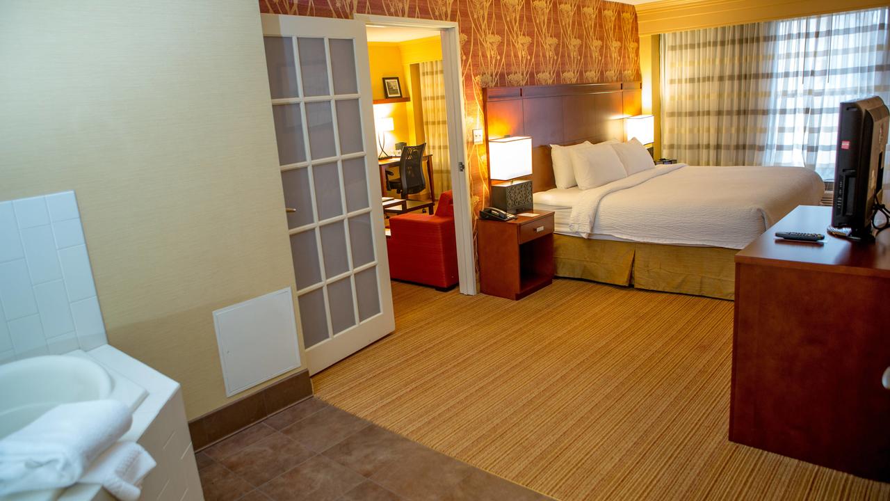 Courtyard Springfield Downtown - thumb 1