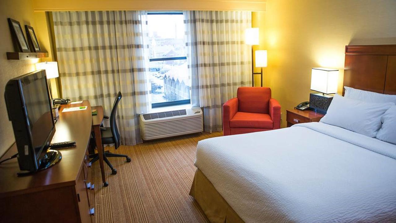 Courtyard Springfield Downtown - thumb 3