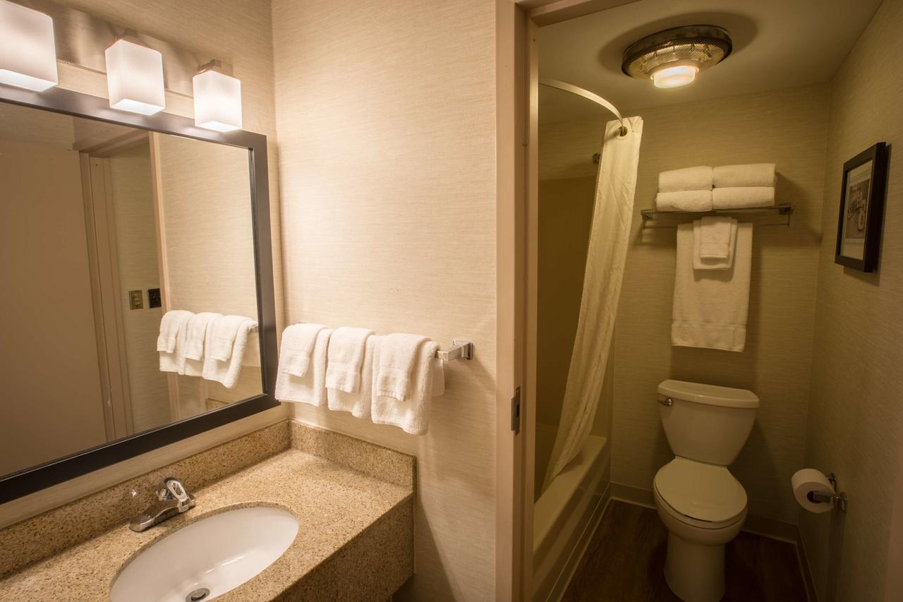 Super 8 By Wyndham State College - thumb 24