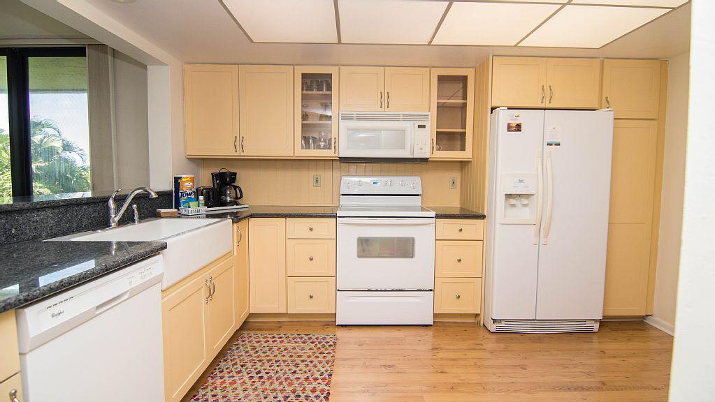 A Step Away From The Beach - thumb 15