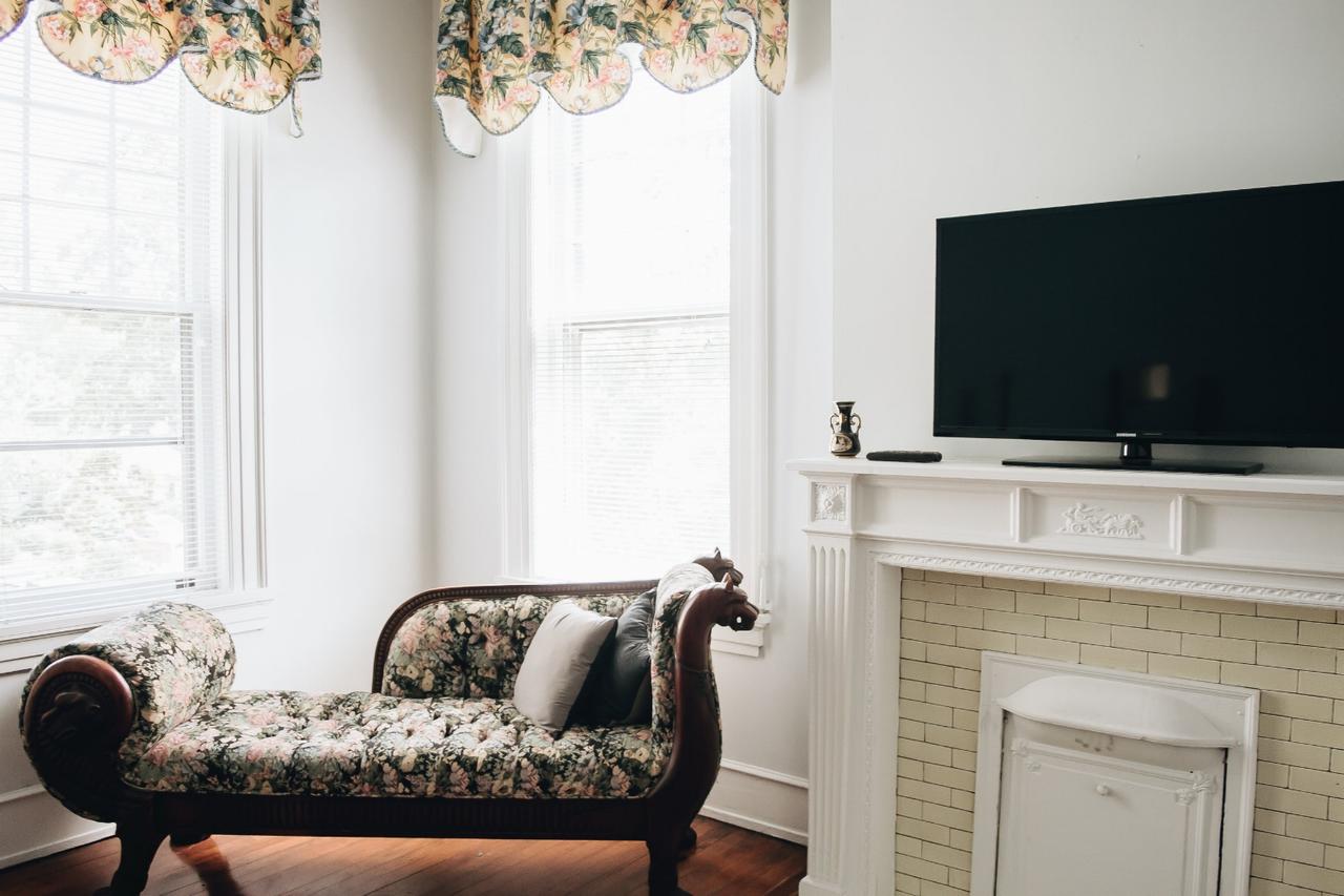 1912 Bed And Breakfast - thumb 23