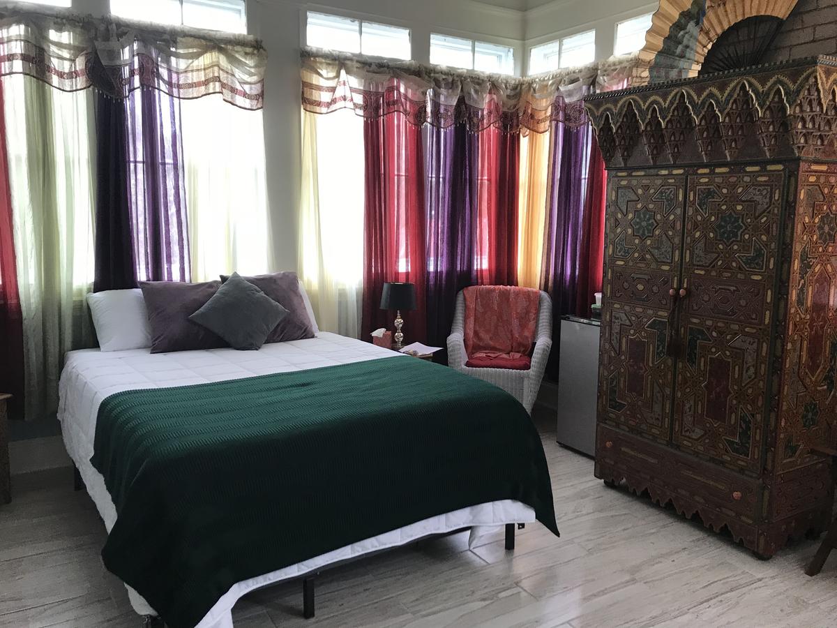 1912 Bed And Breakfast - thumb 3