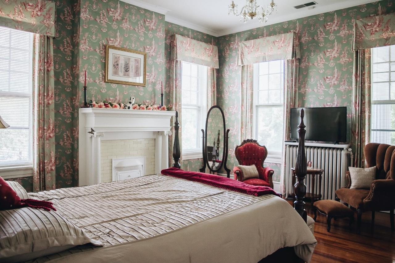 1912 Bed And Breakfast - thumb 6