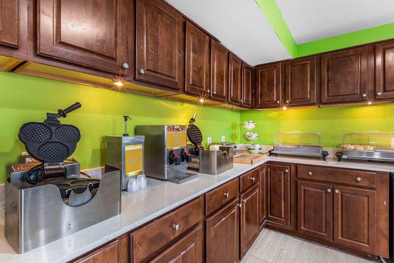 Quality Inn Gallatin - thumb 23