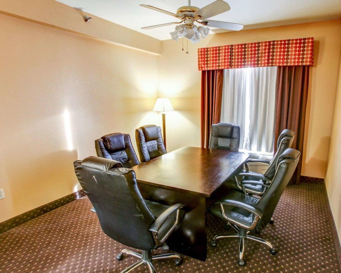 Comfort Suites At Rivergate Mall - thumb 4