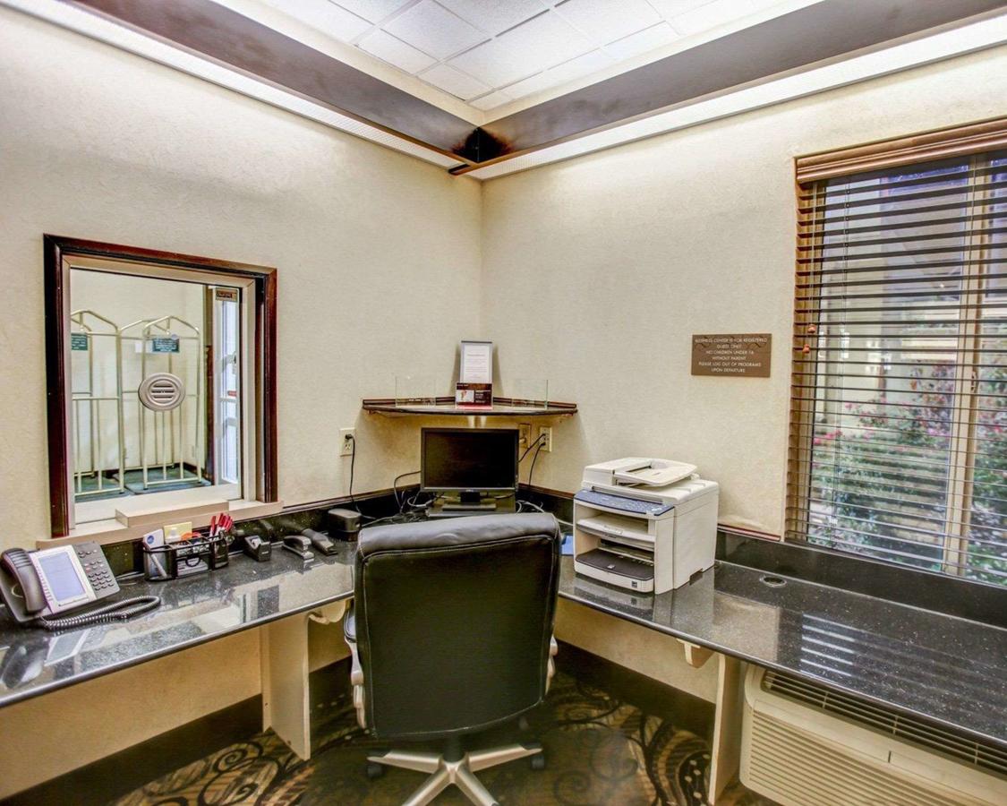 Comfort Suites At Rivergate Mall - thumb 7