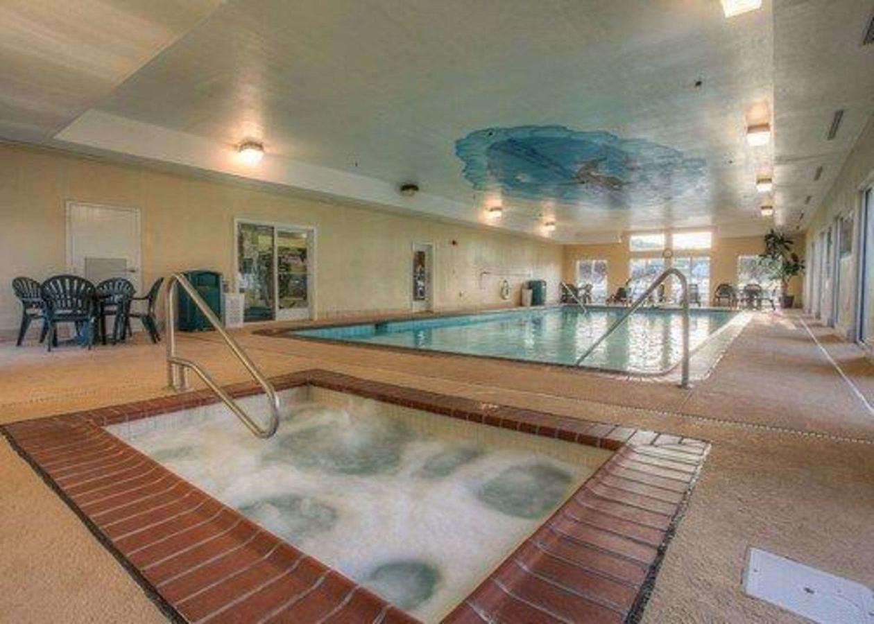 Comfort Suites At Rivergate Mall - thumb 20