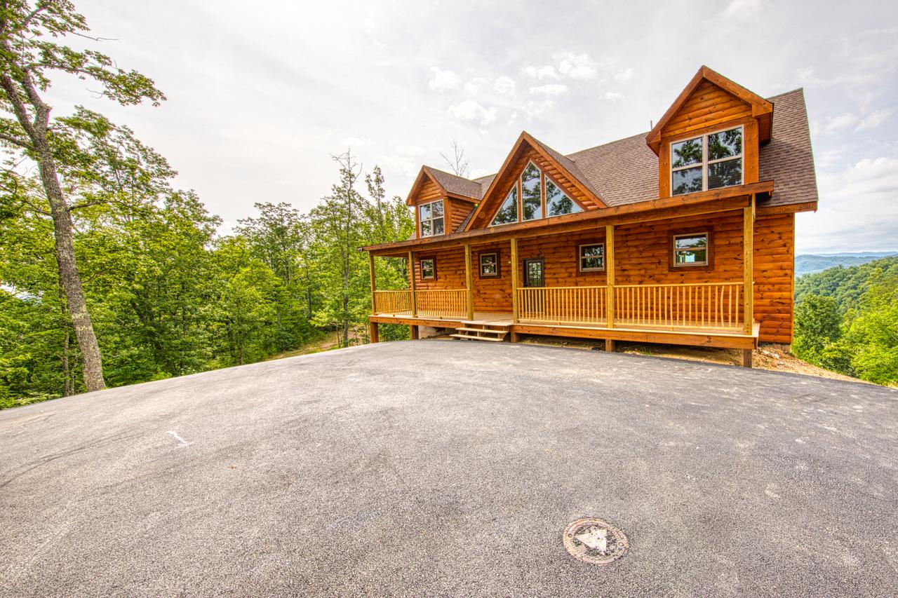 Bearadise - 6 Bed 5 Bath Vacation Home In Pigeon Forge - thumb 2