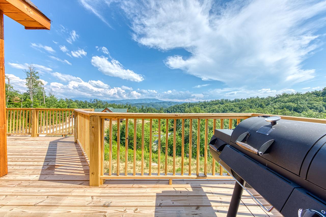 Bearadise - 6 Bed 5 Bath Vacation Home In Pigeon Forge - thumb 5