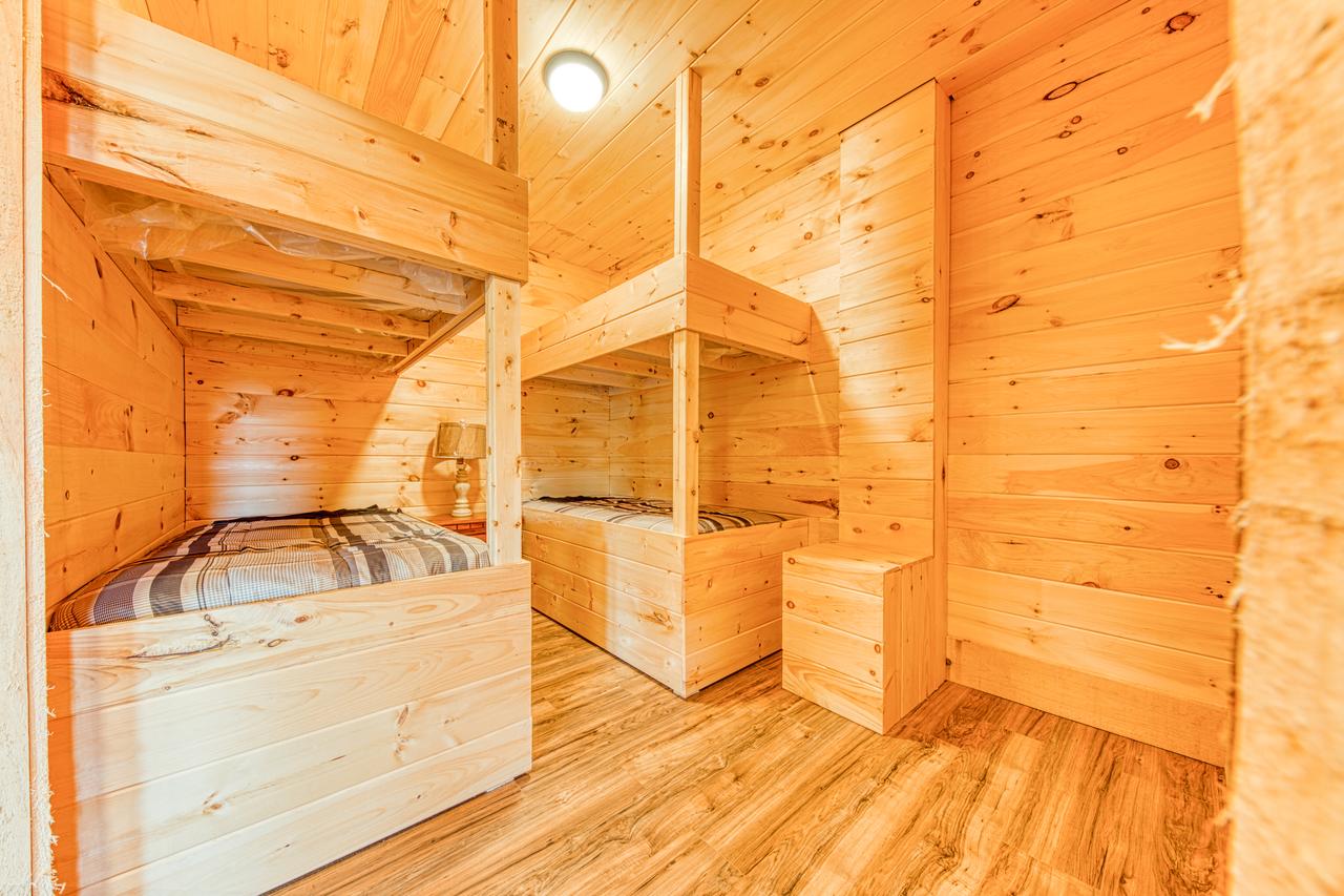 Bearadise - 6 Bed 5 Bath Vacation Home In Pigeon Forge - thumb 36