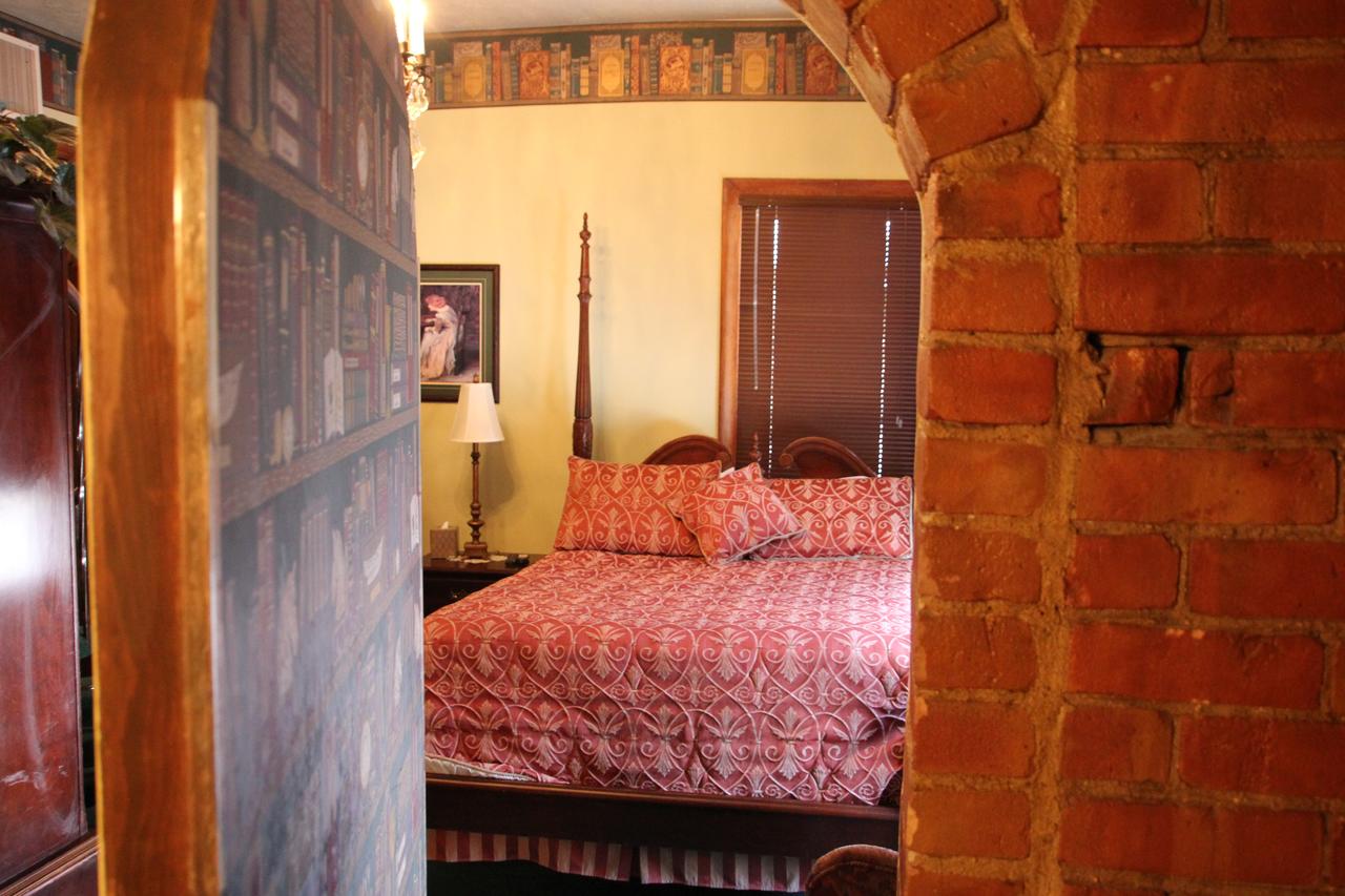 Hines Mansion - thumb 24