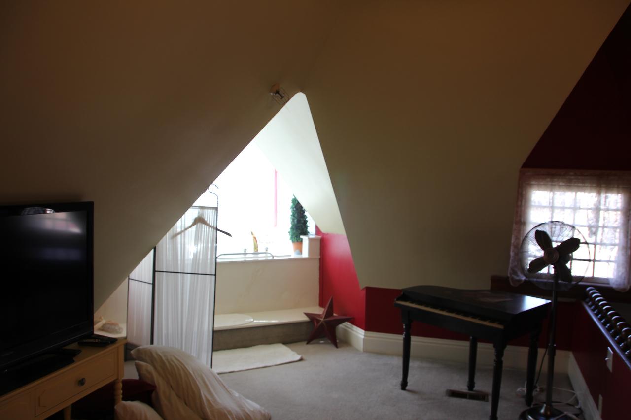 Hines Mansion - thumb 11