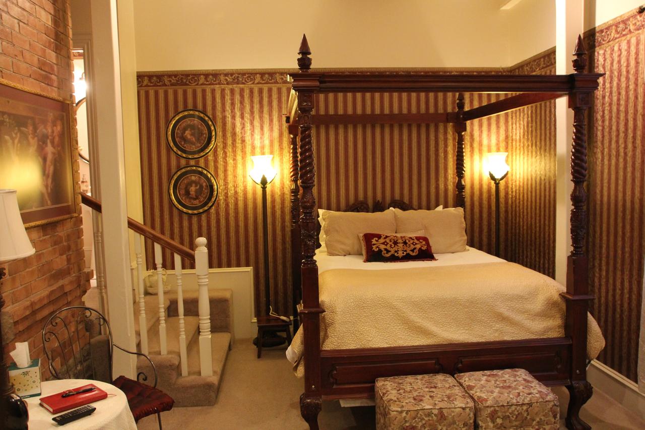 Hines Mansion - thumb 26