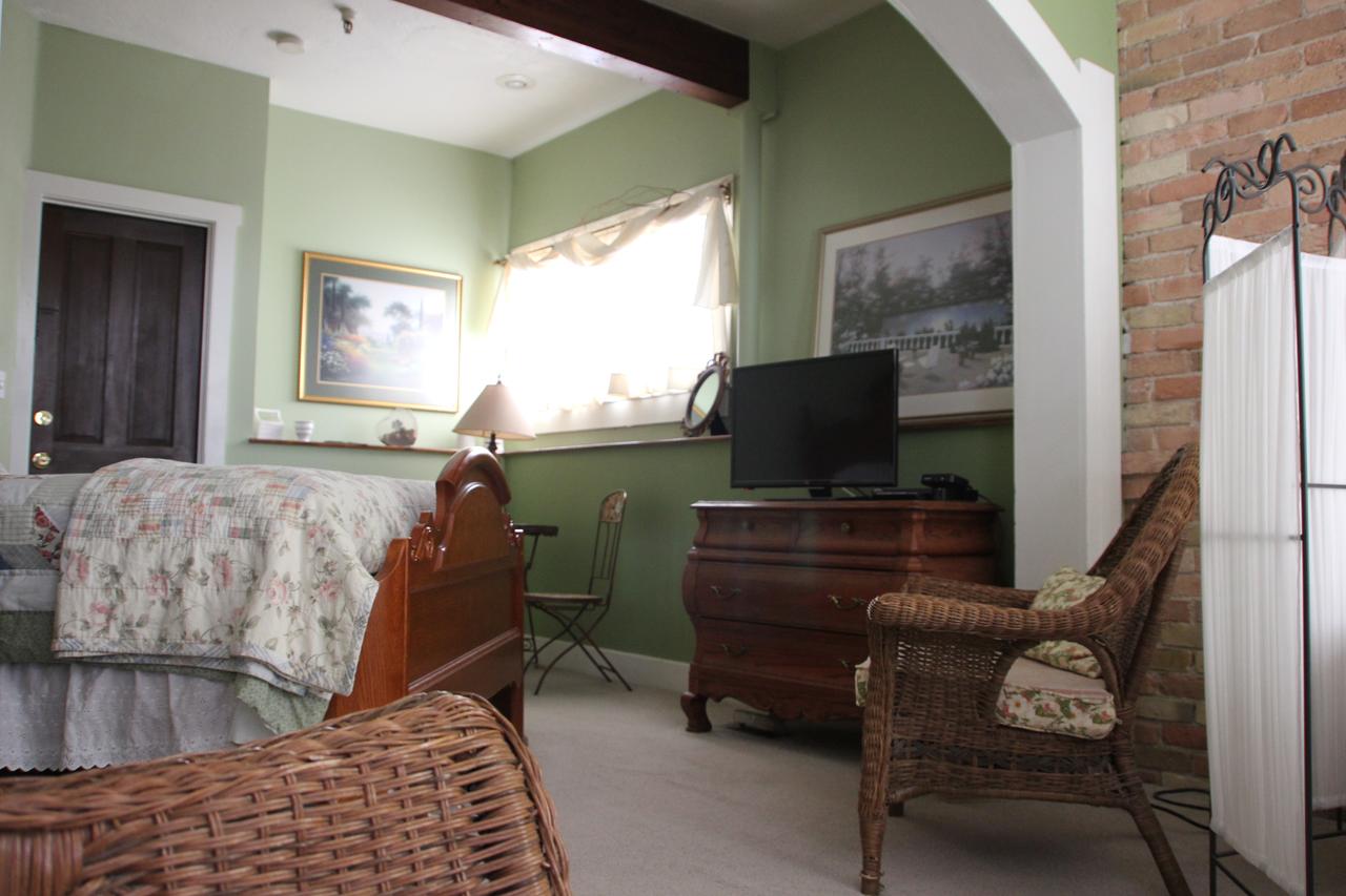 Hines Mansion - thumb 9