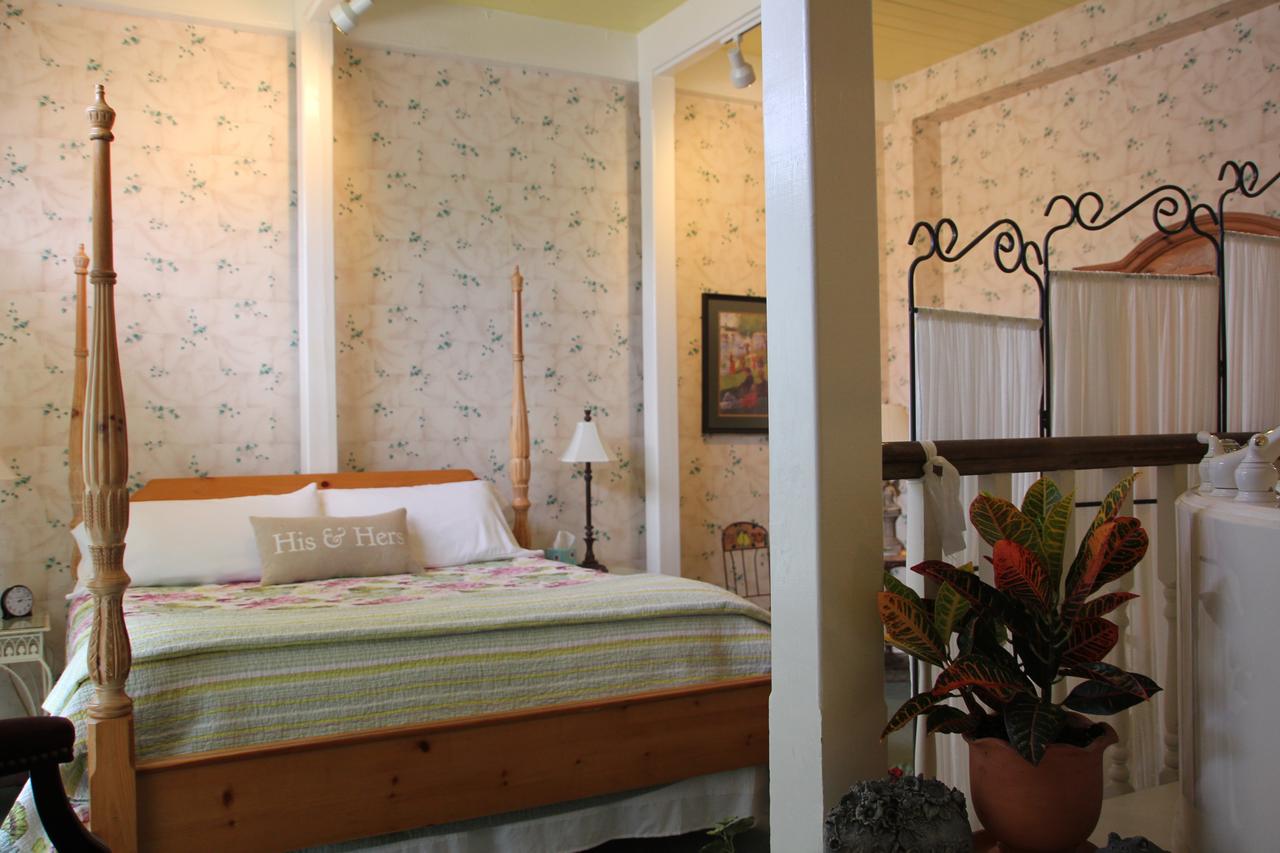 Hines Mansion - thumb 4