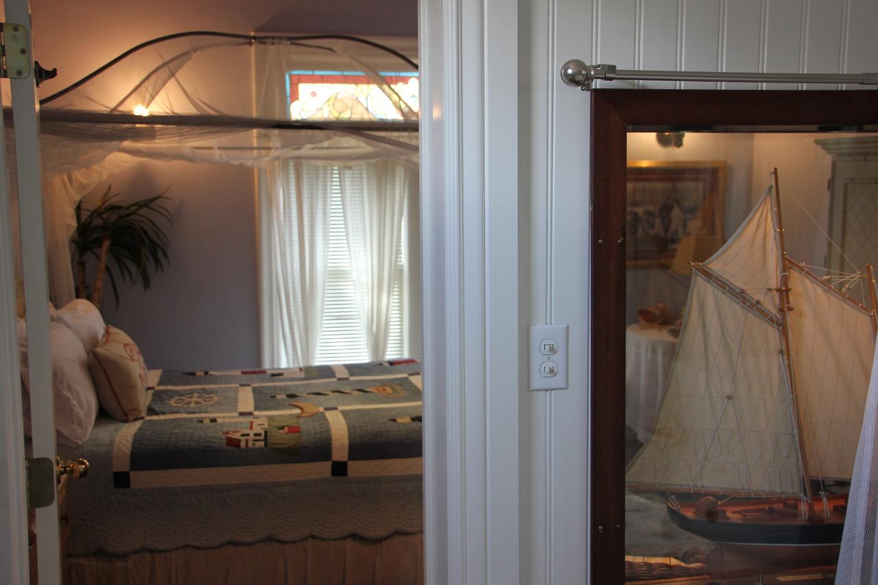 Hines Mansion - thumb 2