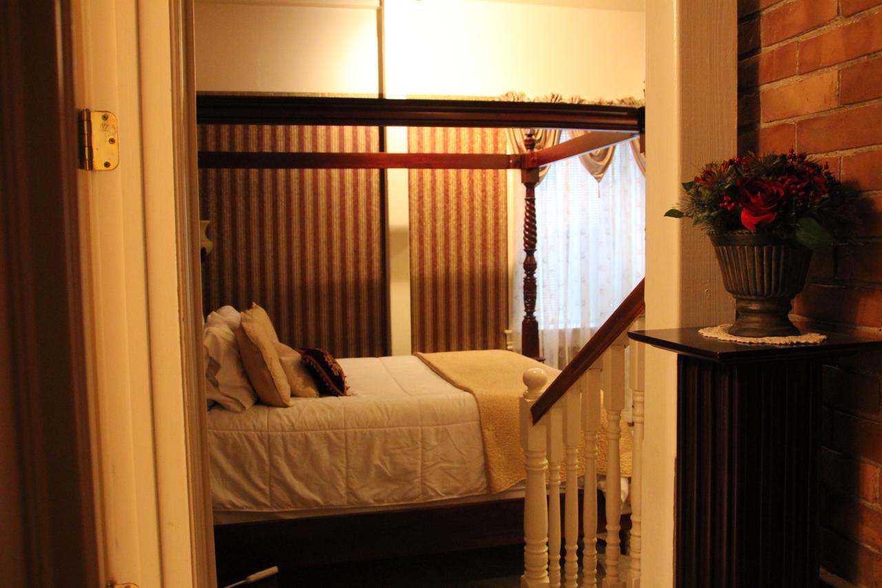 Hines Mansion - thumb 21