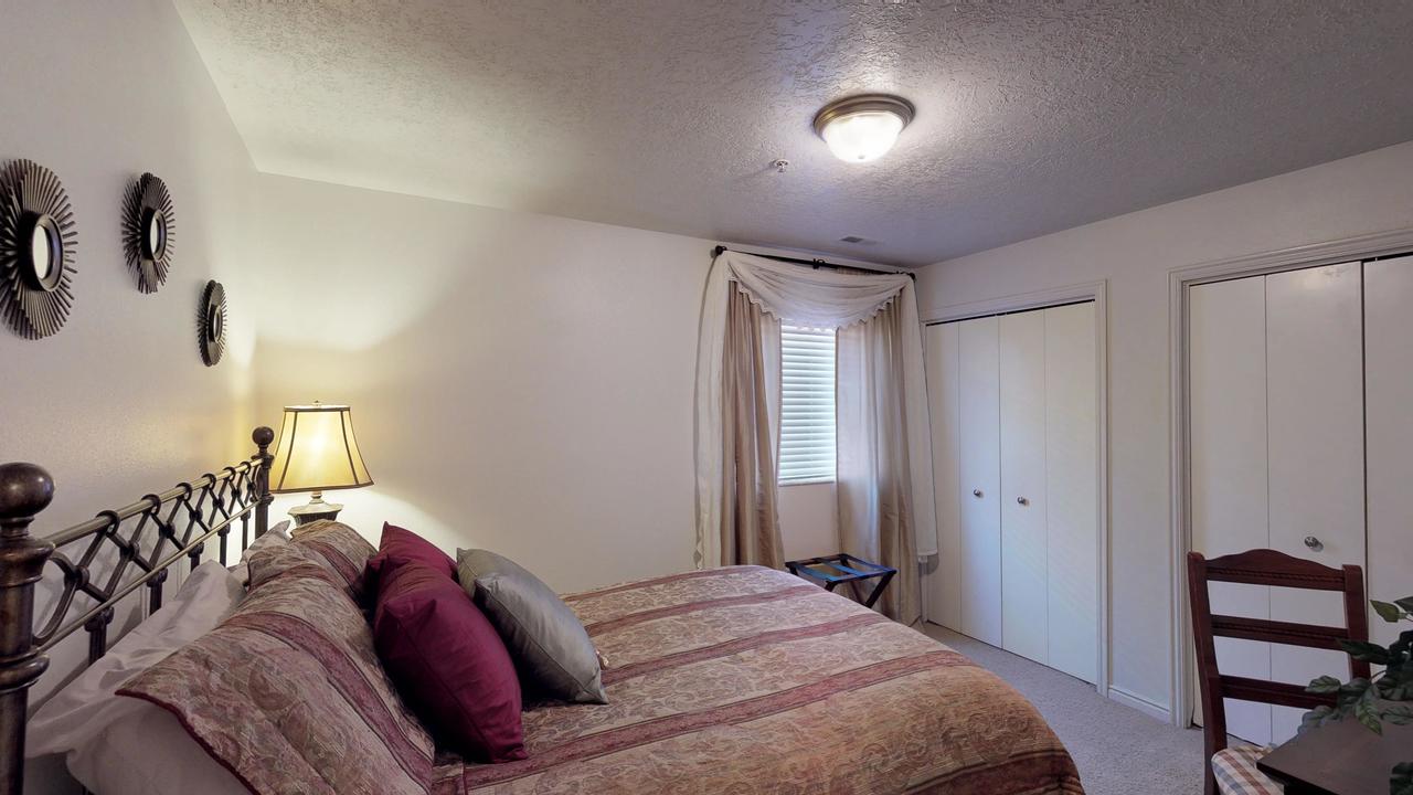 Monaco Court Apartments - thumb 7