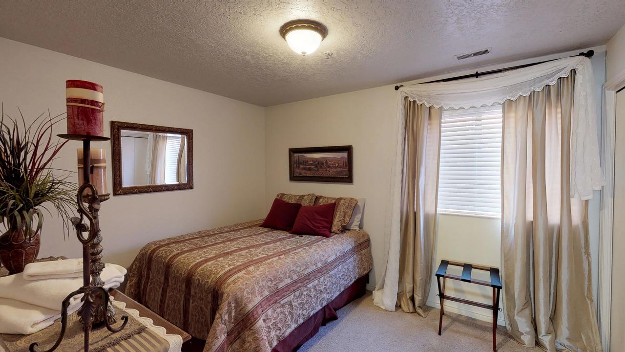 Monaco Court Apartments - thumb 6