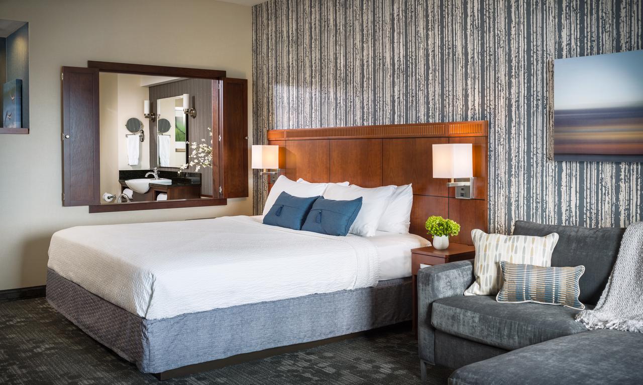 Courtyard Burlington Harbor - thumb 9