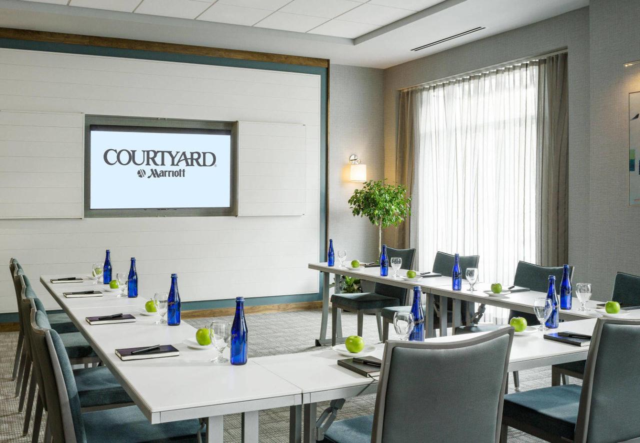 Courtyard Burlington Harbor - thumb 18