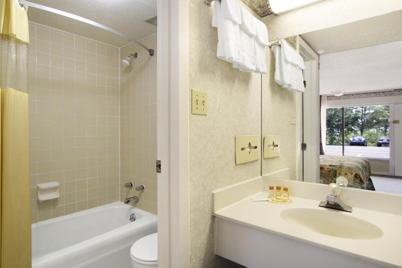 Days Inn By Wyndham Staunton - thumb 17