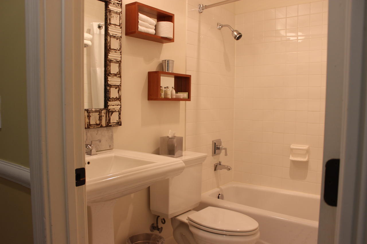 Majestic Inn And Spa - thumb 37