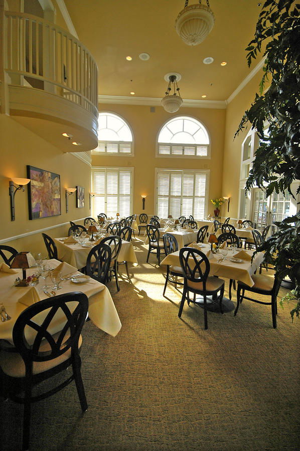 Majestic Inn And Spa - thumb 43