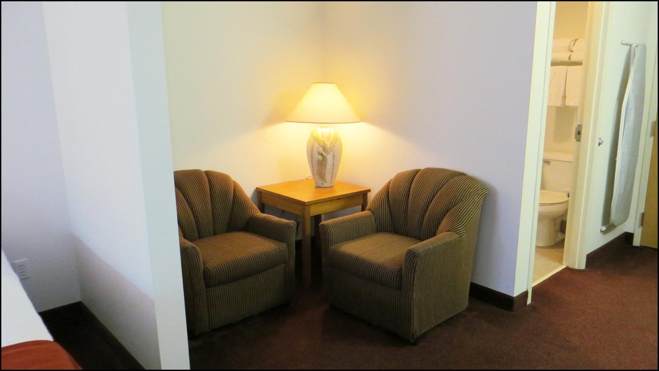 Peppermill Empress Inn - thumb 17