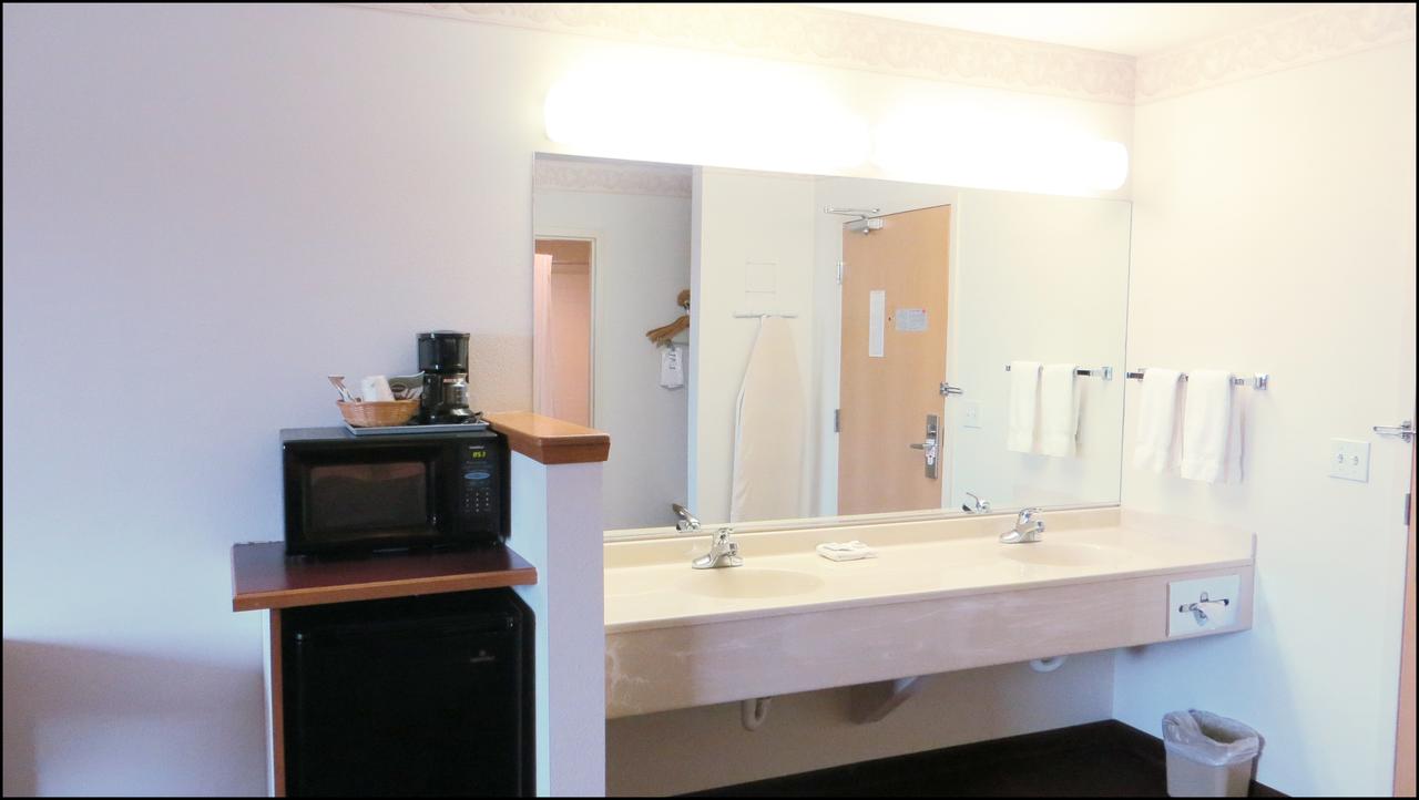 Peppermill Empress Inn - thumb 19